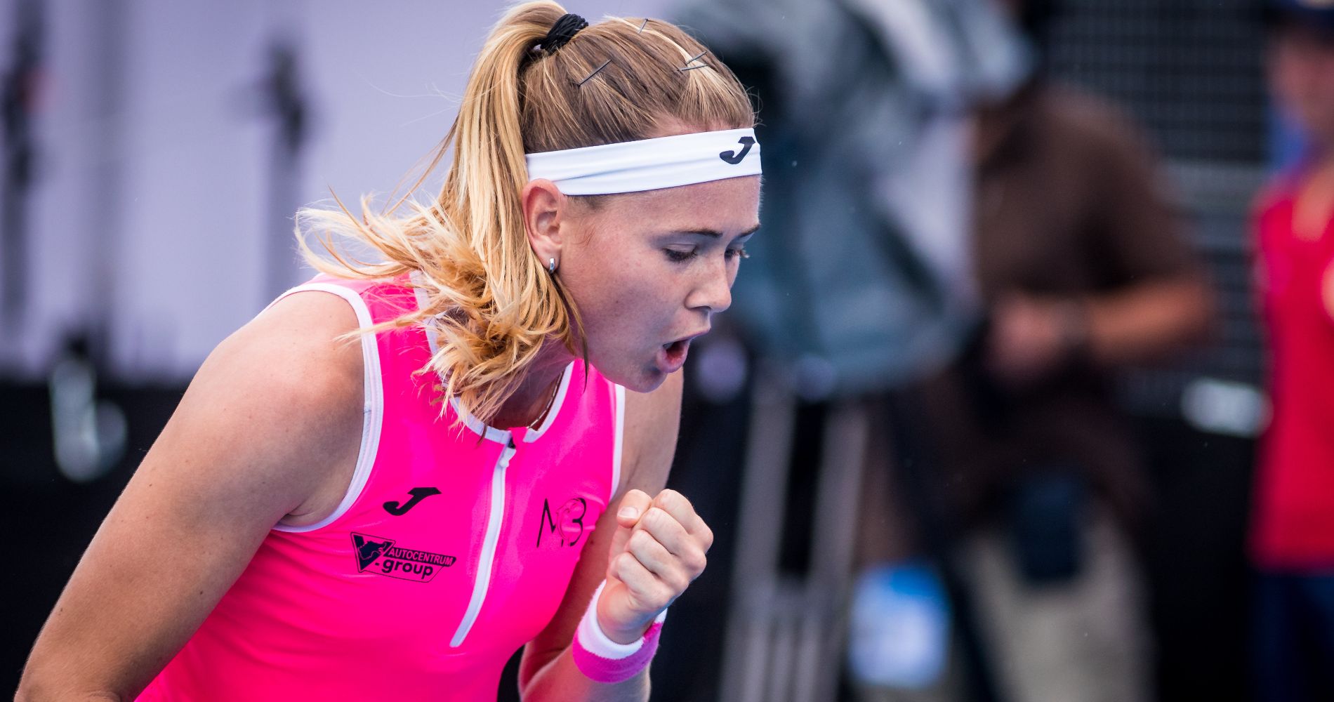 Tennis, WTA Prague Open 2022 Bouzkova defeats Selekhmeteva