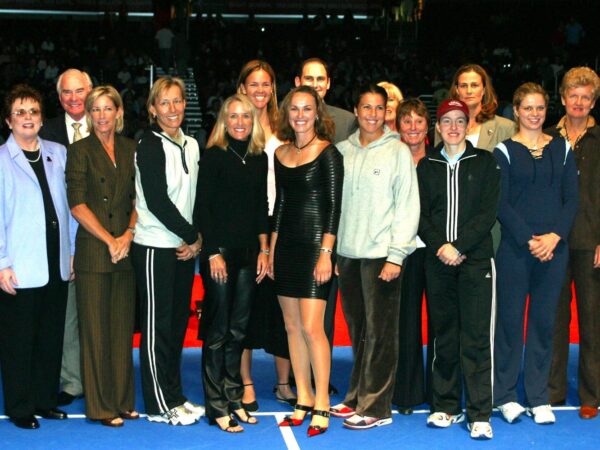 Players celebrating the 30 years of the WTA in 2003 at the WTA Masters
