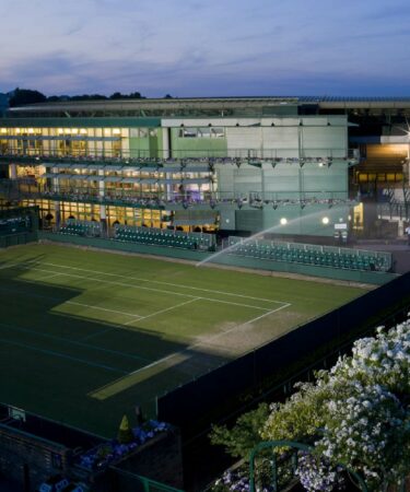 Wimbledon_2010_Centre_Court_evening_ambiance